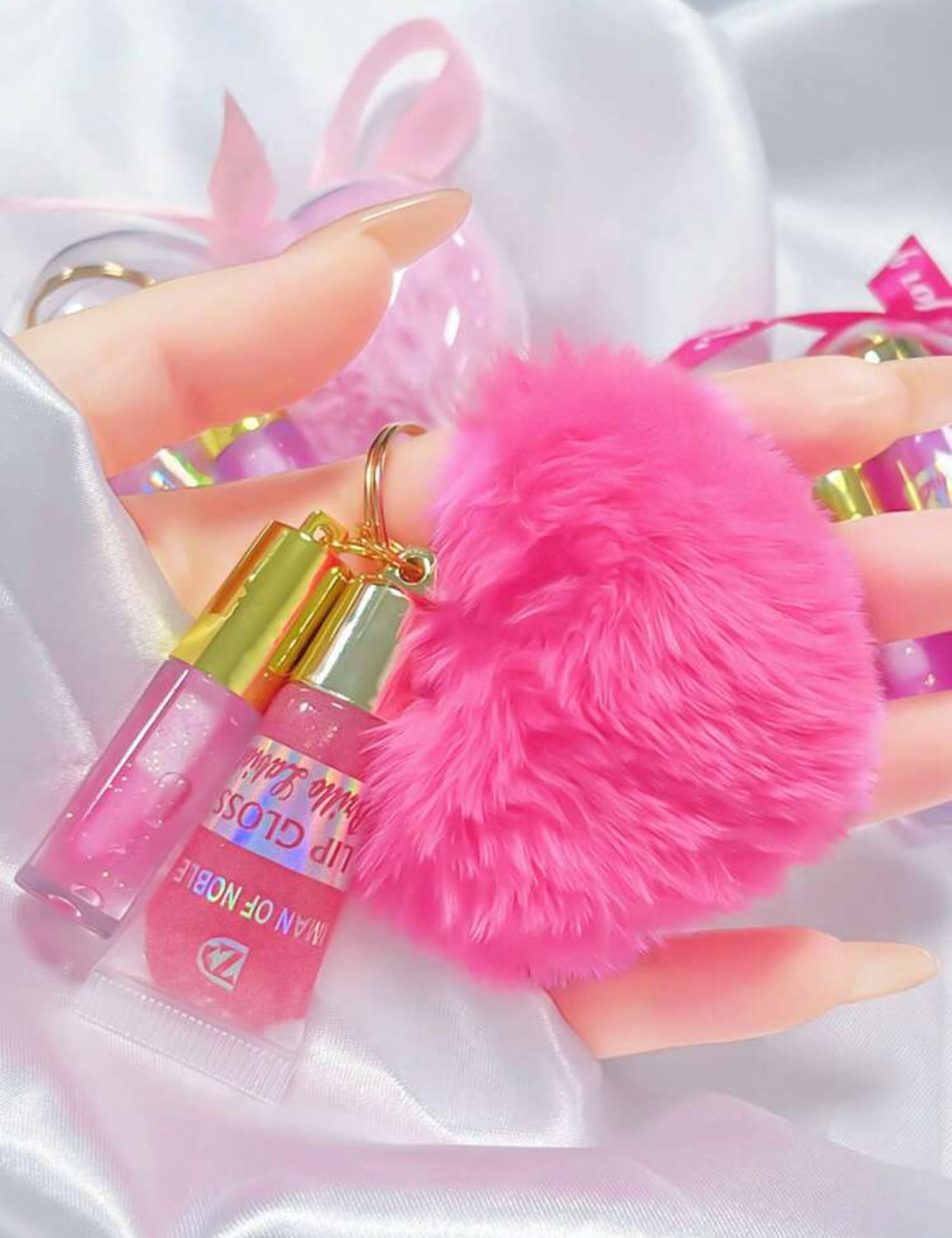 Kit Brillo labial + Lip Gloss tipo llavero con cajita en forma de corazón*