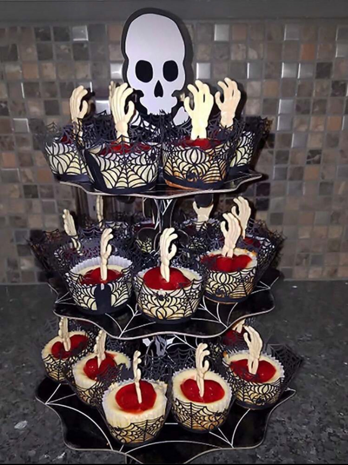 Manitas de esqueleto para decorar cupcakes, gelatina, pastel, etc (6 pzs)