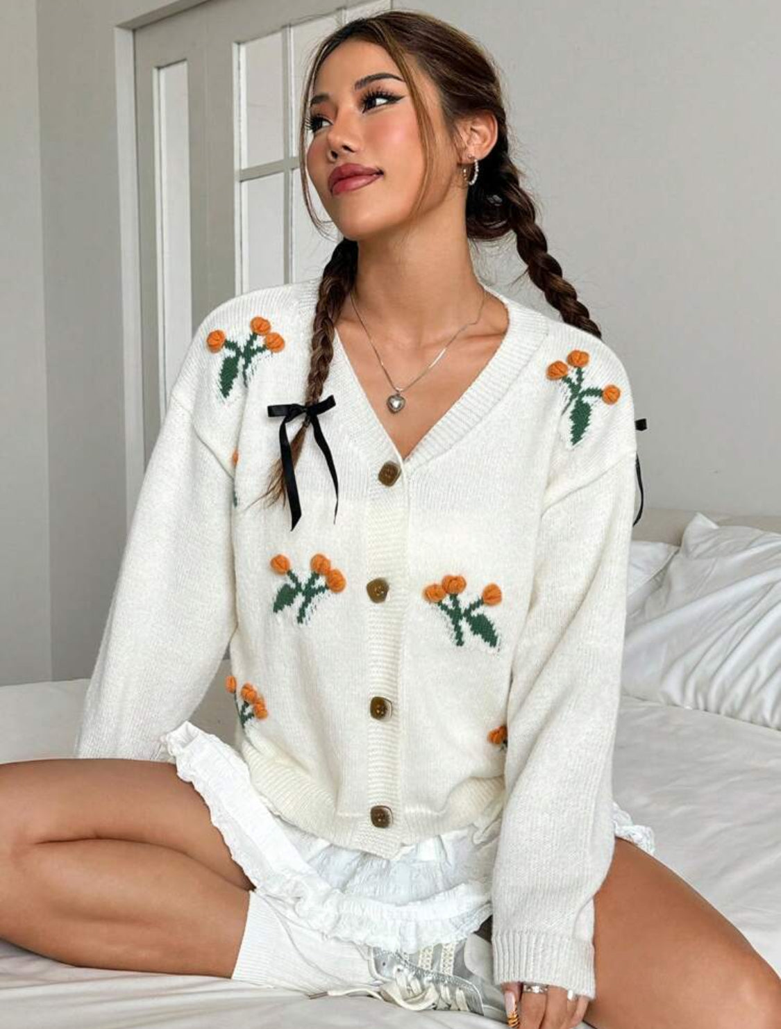 Cardigan casual con florecitas bordadas Talla Grande