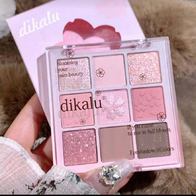 Paleta de sombras de ojos con flor de cereza,variado