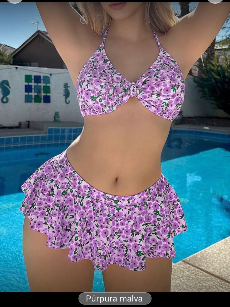 Traje de baño 2 piezas, bikini simulacion falda, lila con estampado flores talla mediana