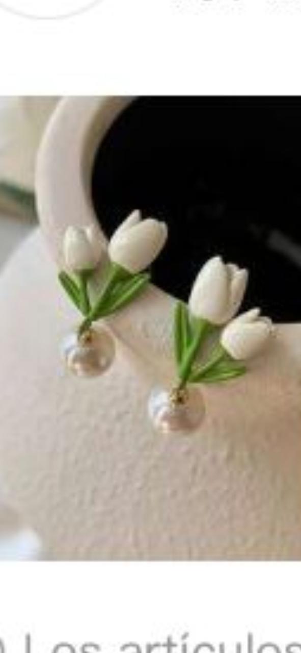 Pendientes con gota de perlas en forma de tulipán , multicllor