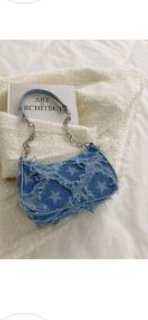 Bolso de hombro con detalles decorativo en hebilla, estrellas, azul