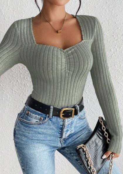 Camiseta con cuello de pico acanalado talla M