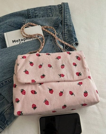 Bolso de diseño con correa metalica