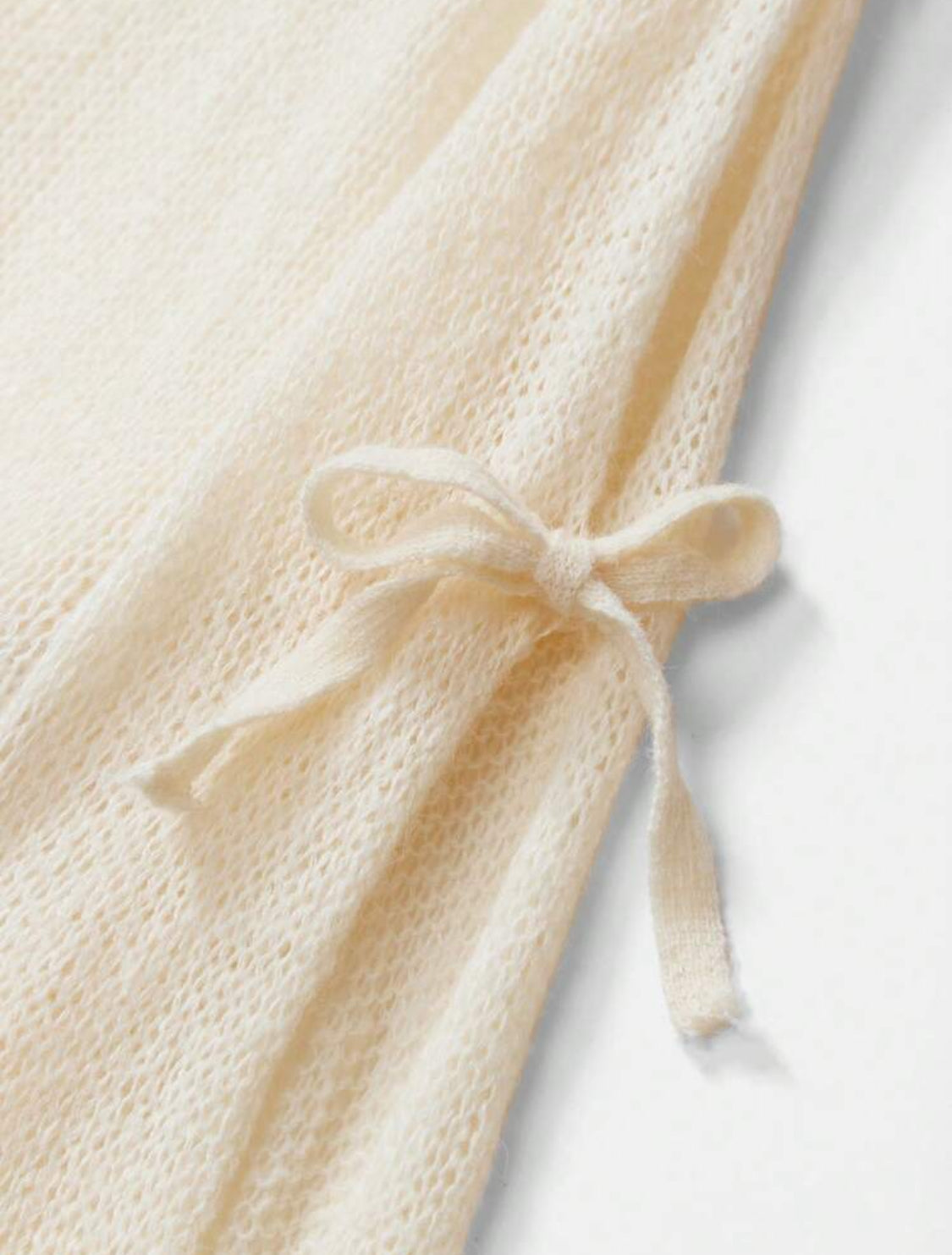 Blusa Canele Beige con detalles de moños Talla Chica