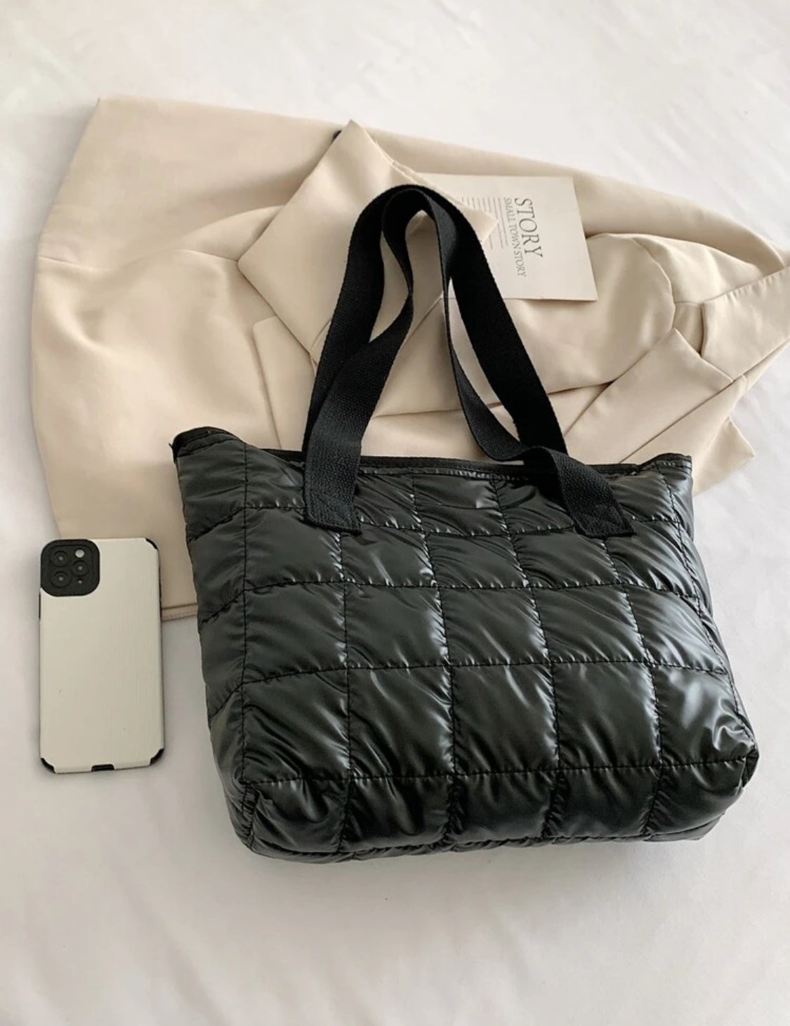 Bolsa de Mano Tote Bag Puffer Negra