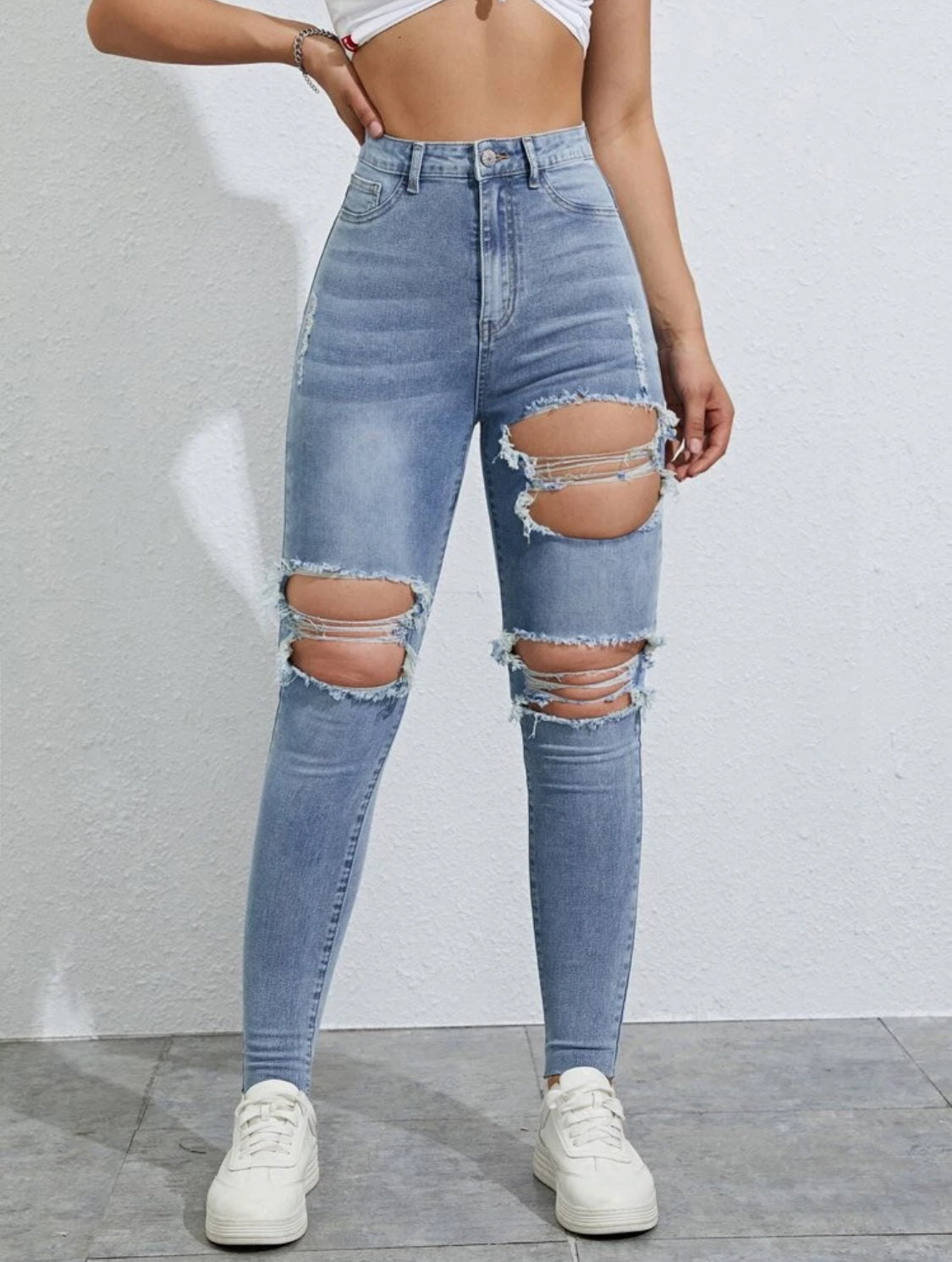 Blue jeans ajustados desgastados Talla Mediana, Queda a una Talla Chica (5)