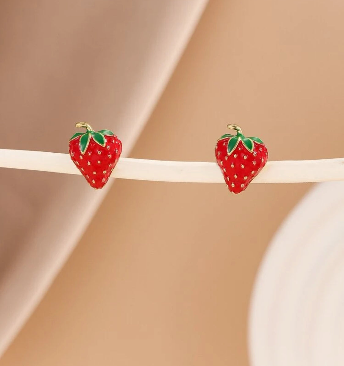 Aretes en forma de Fresa