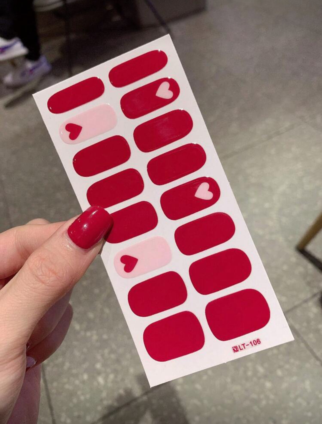 Stickers para Uñas Press On (16 pzs) Corazones Rojos