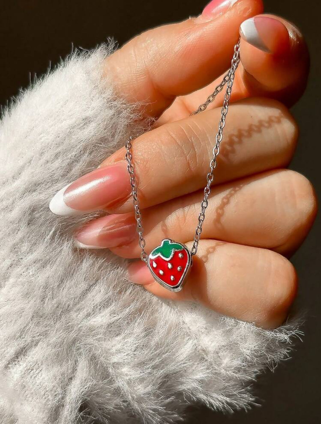 Collar de Fresa con Estuche Incluido