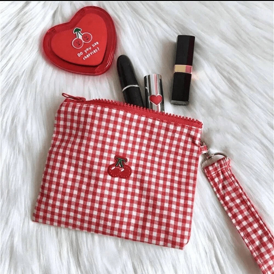 Mini Cosmetiquera Cherry 🍒