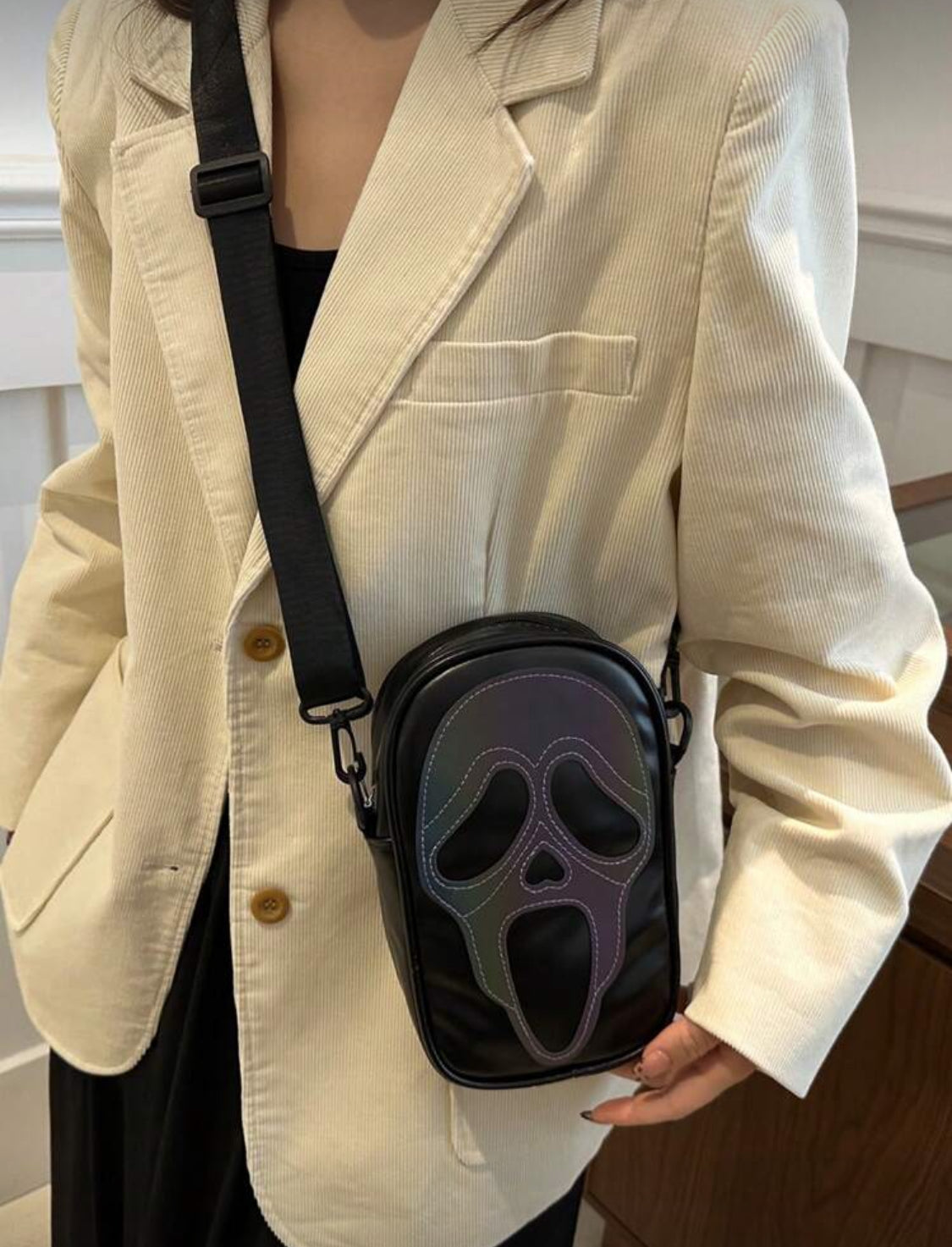 Crossbody Scream Gray (Gris)