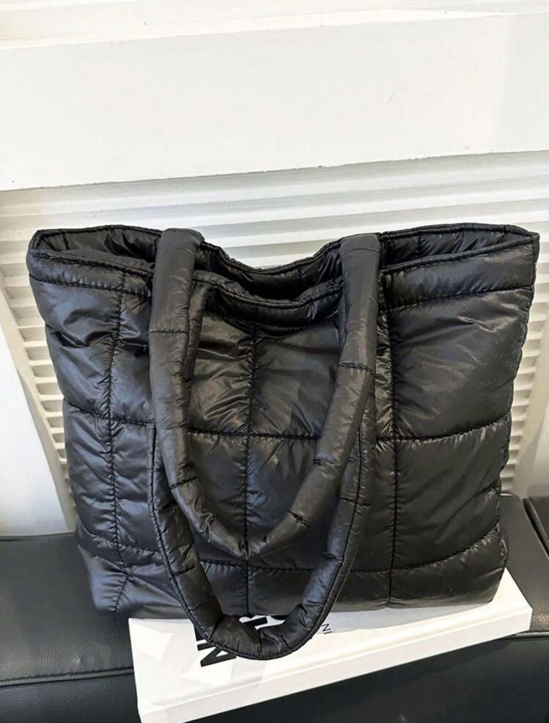 Bolsa de Mano Tote Bag Puffer Negro