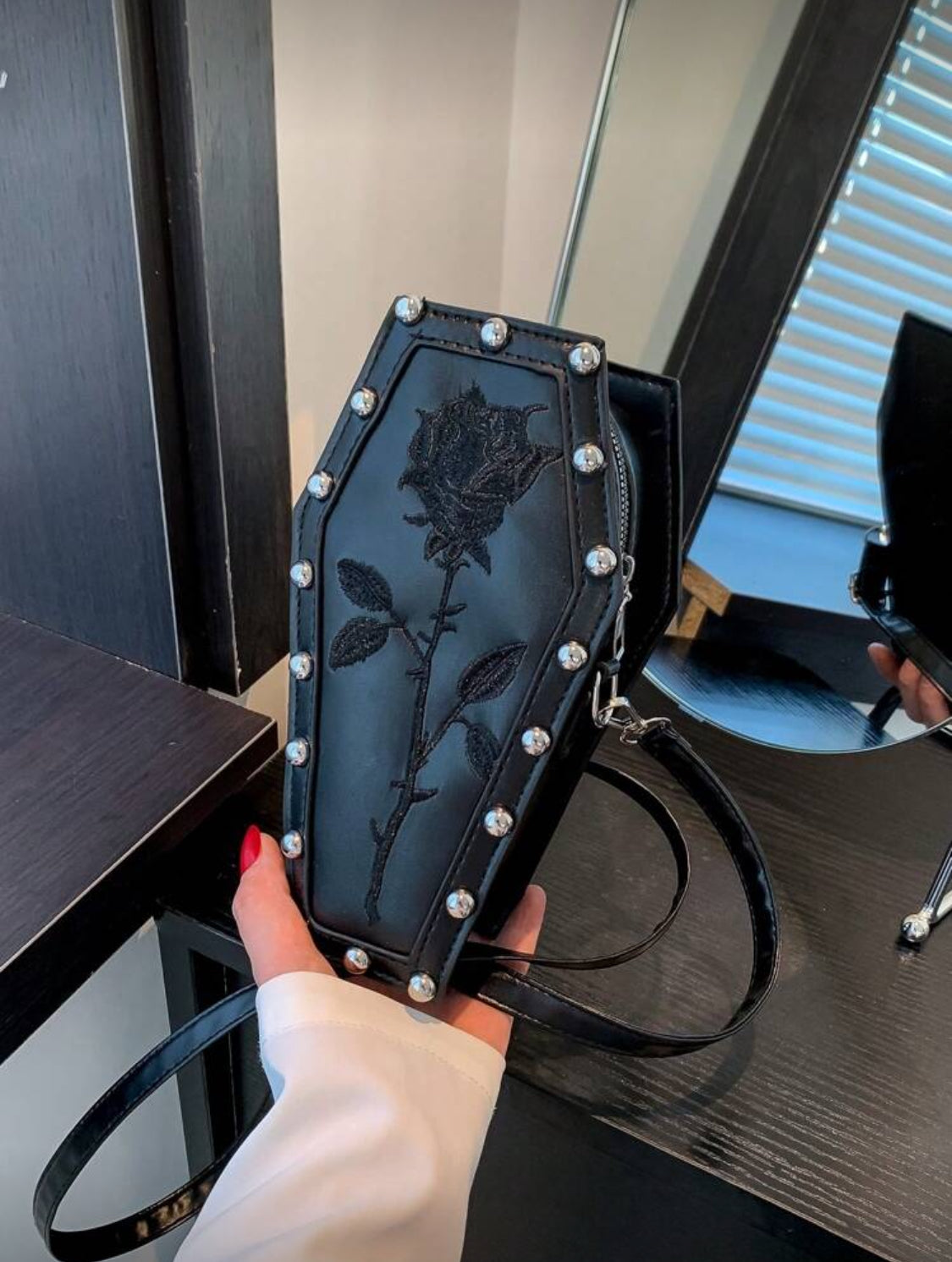 Crossbody Ataúd Rosa con Diamantes Premium