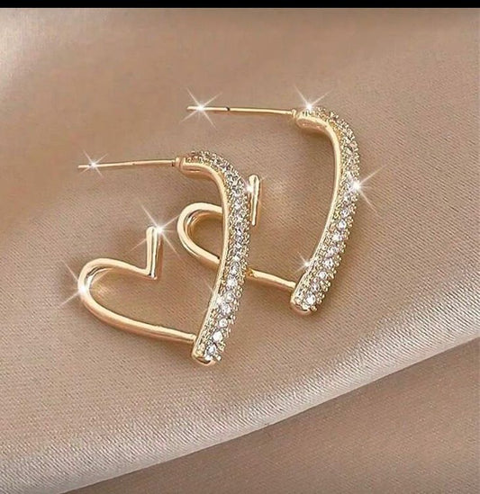 Aretes en forma de corazón asimétrica