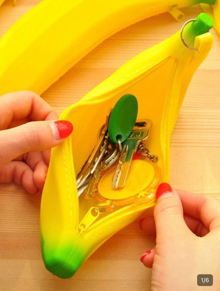 Monedero en forma de platano  amarillo