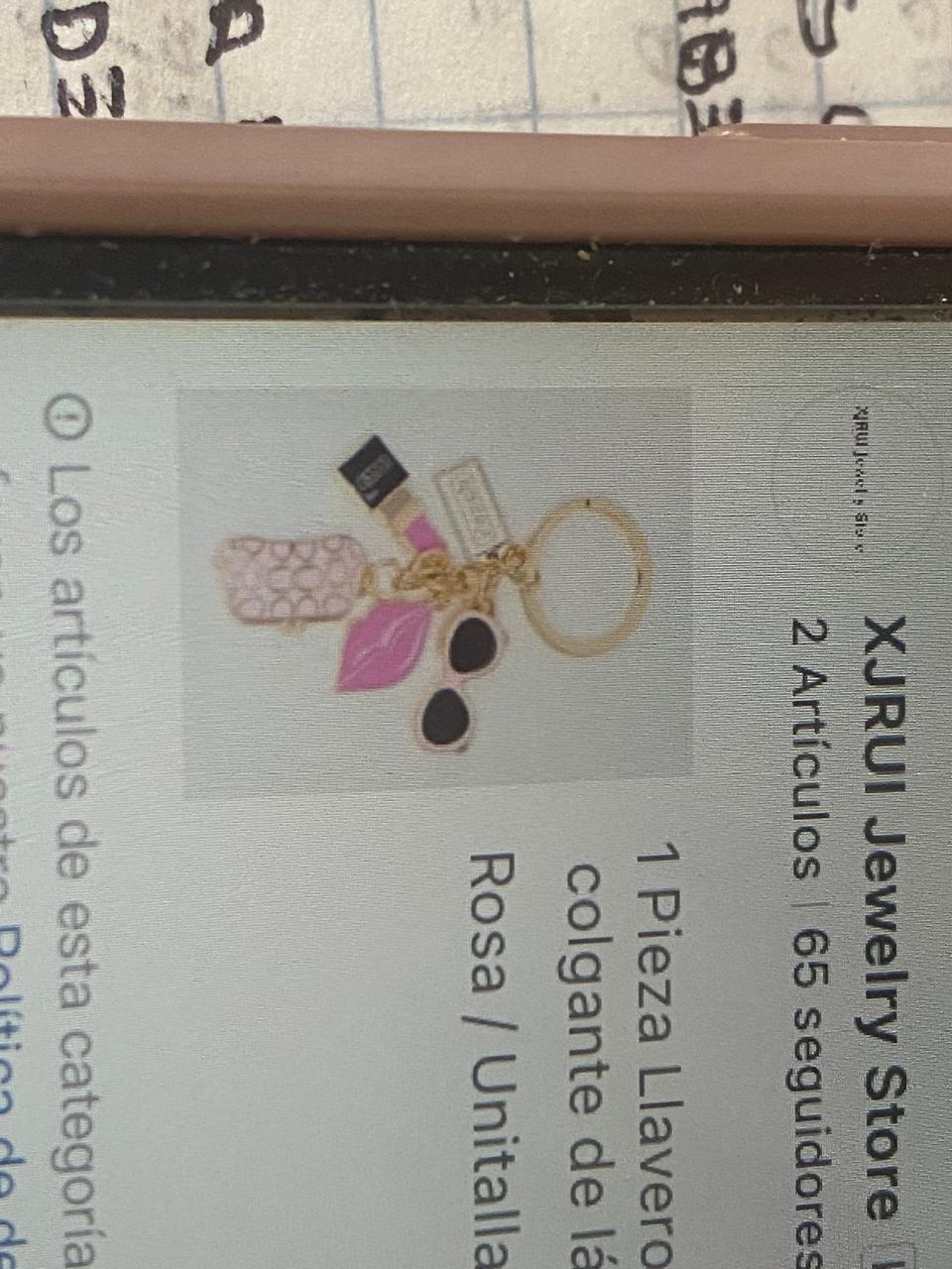 Llavero creativo con colgante de lápiz labial, rosa
