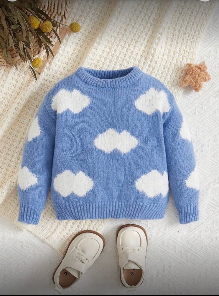 Sueter infantil azul de cuello redondo nubes , 7y