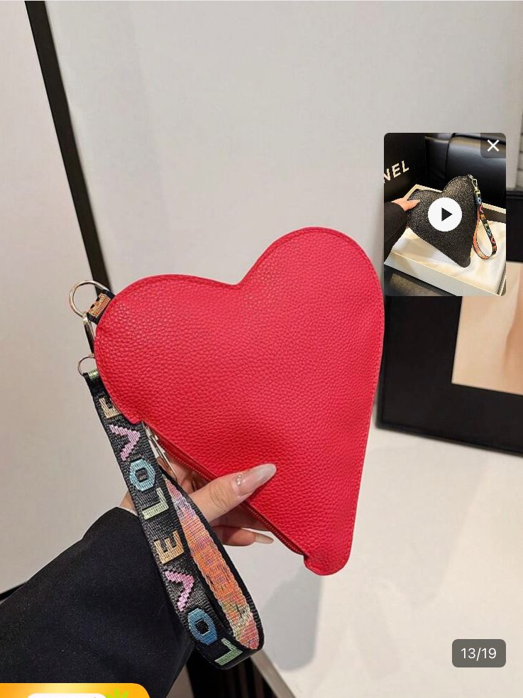 Bolso de mano rojo forma de corazón