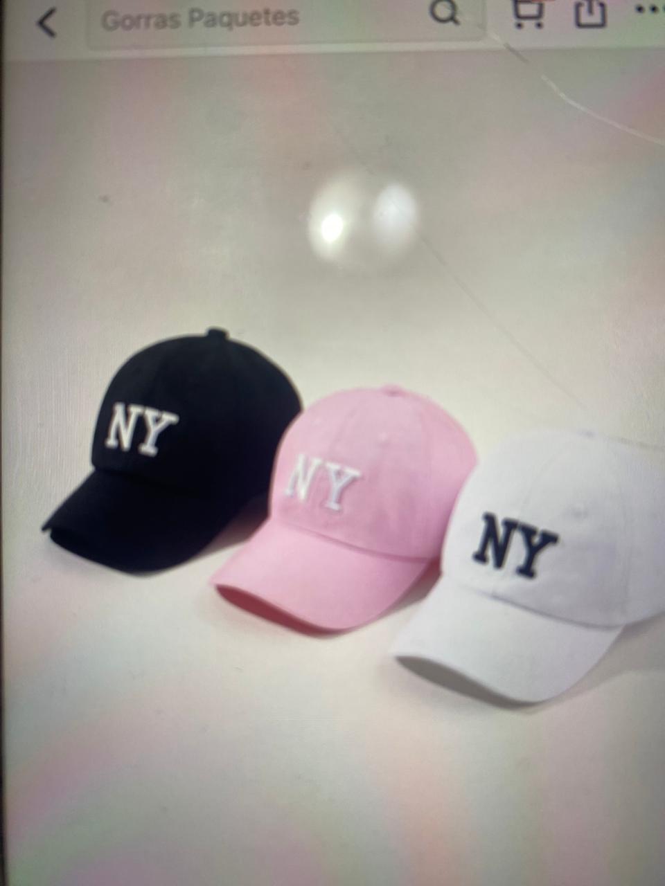 Gorra con bordado de NY