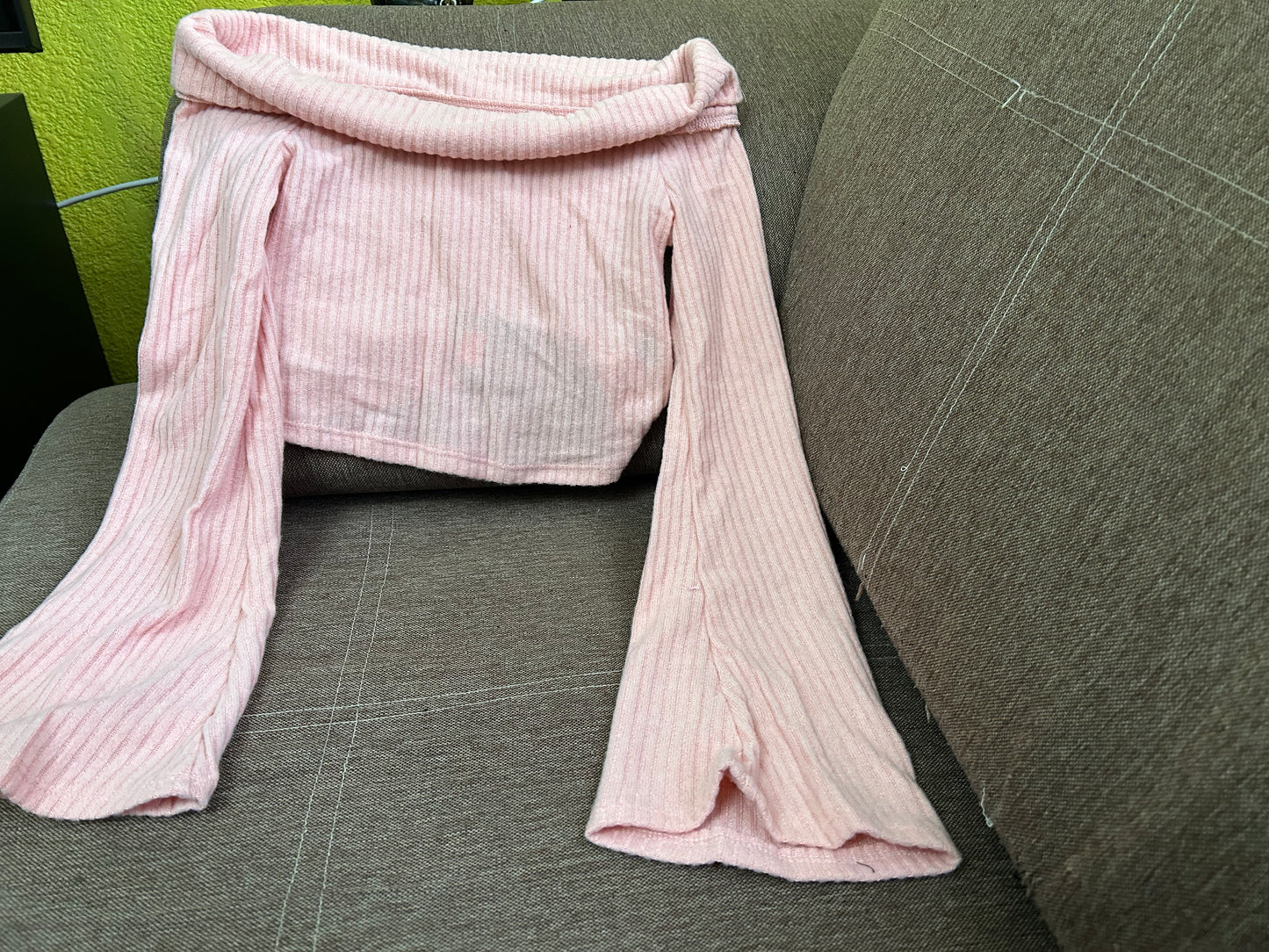 Blusa de  manga larga acampanada ,cuello redondo, Rosa,  Ch/S