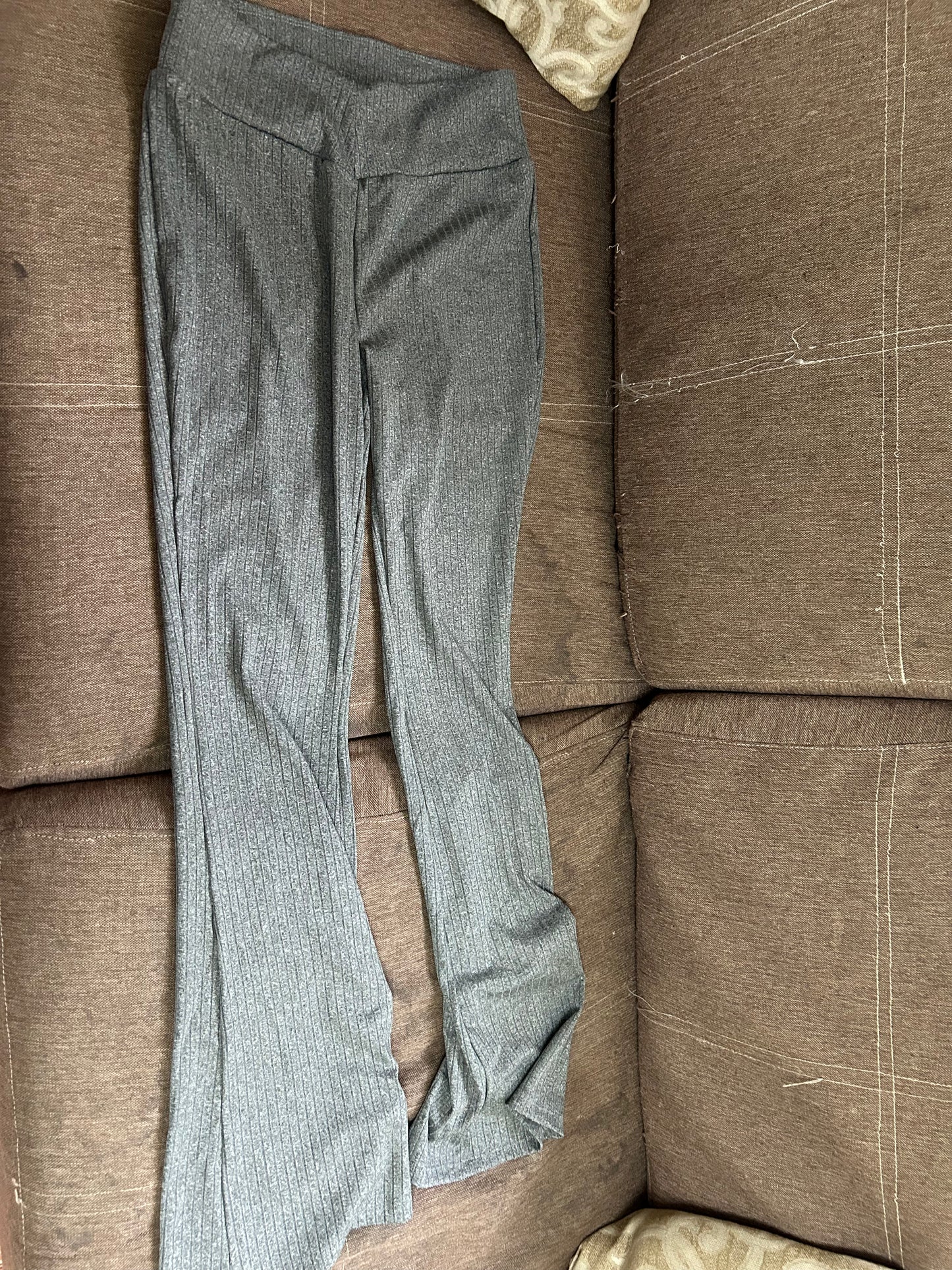 Pantalón acampanado de mujer , L gris